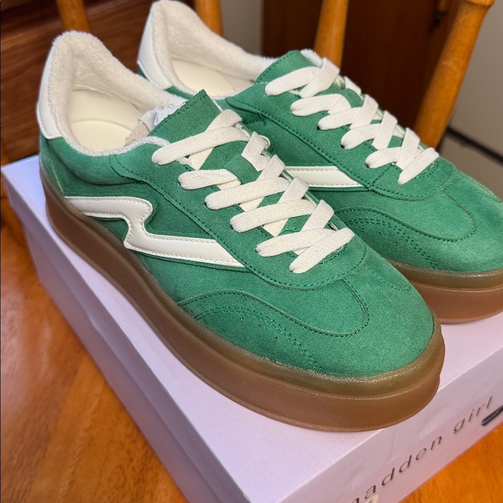 Madden Girl NWB 8  Green and White 2”platform Sneakers with Tan Sole